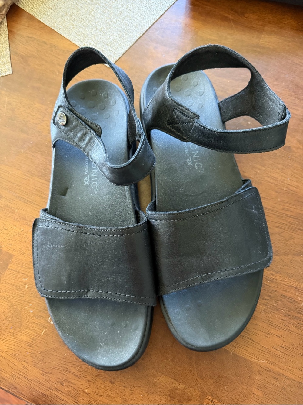 Vionic Leather sandals